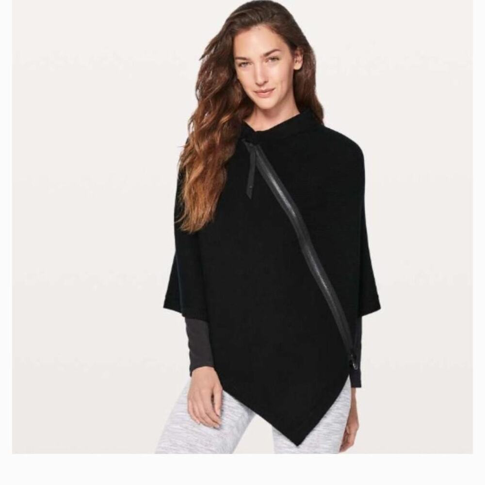 Lululemon Poncho On The Go Asymmetrical Merino Wool Black Waffle Knit Zip 0S